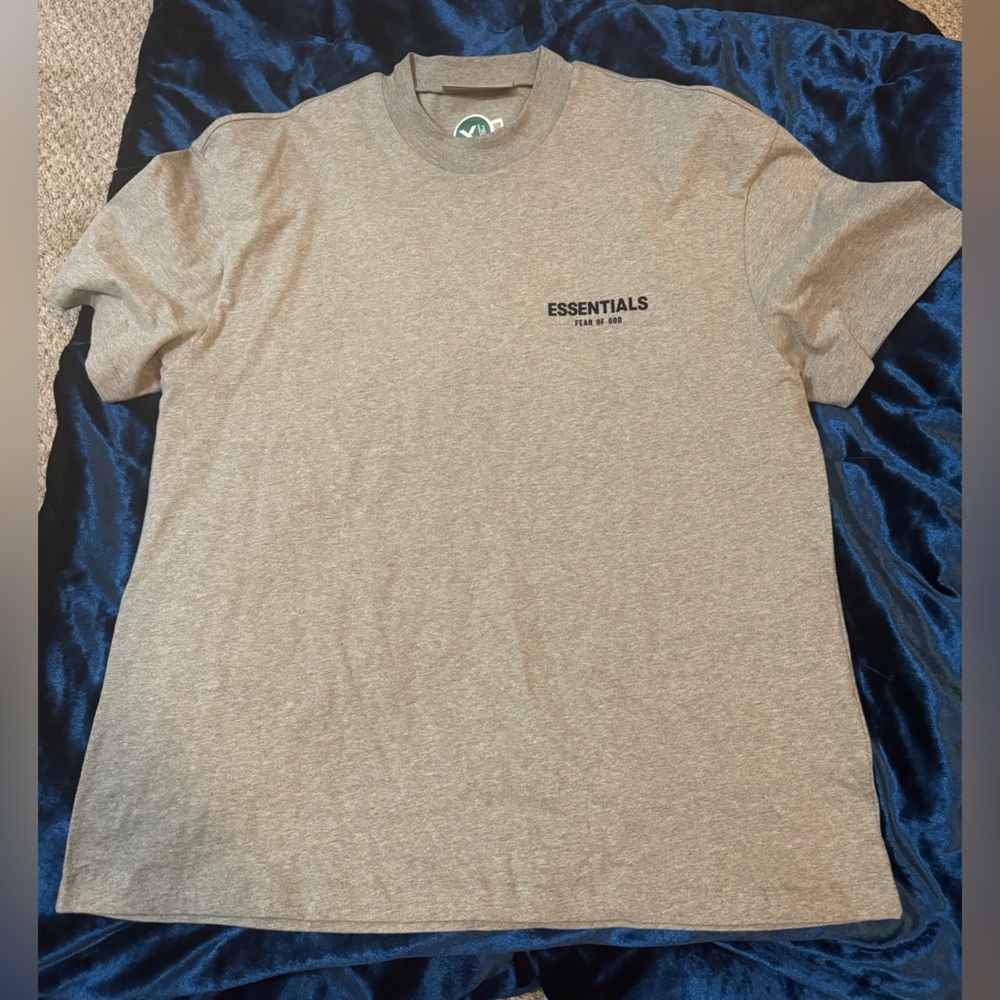 Fear of God Essentials T-Shirt never worn